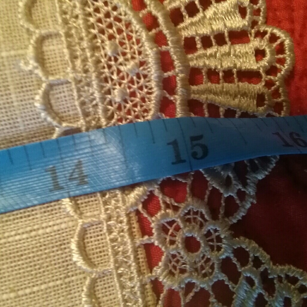 Beatiful table runner - Picture 2 of 8